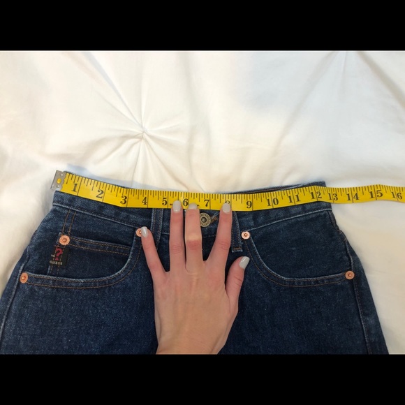 Vintage Guess Mom Jeans - Picture 3 of 5